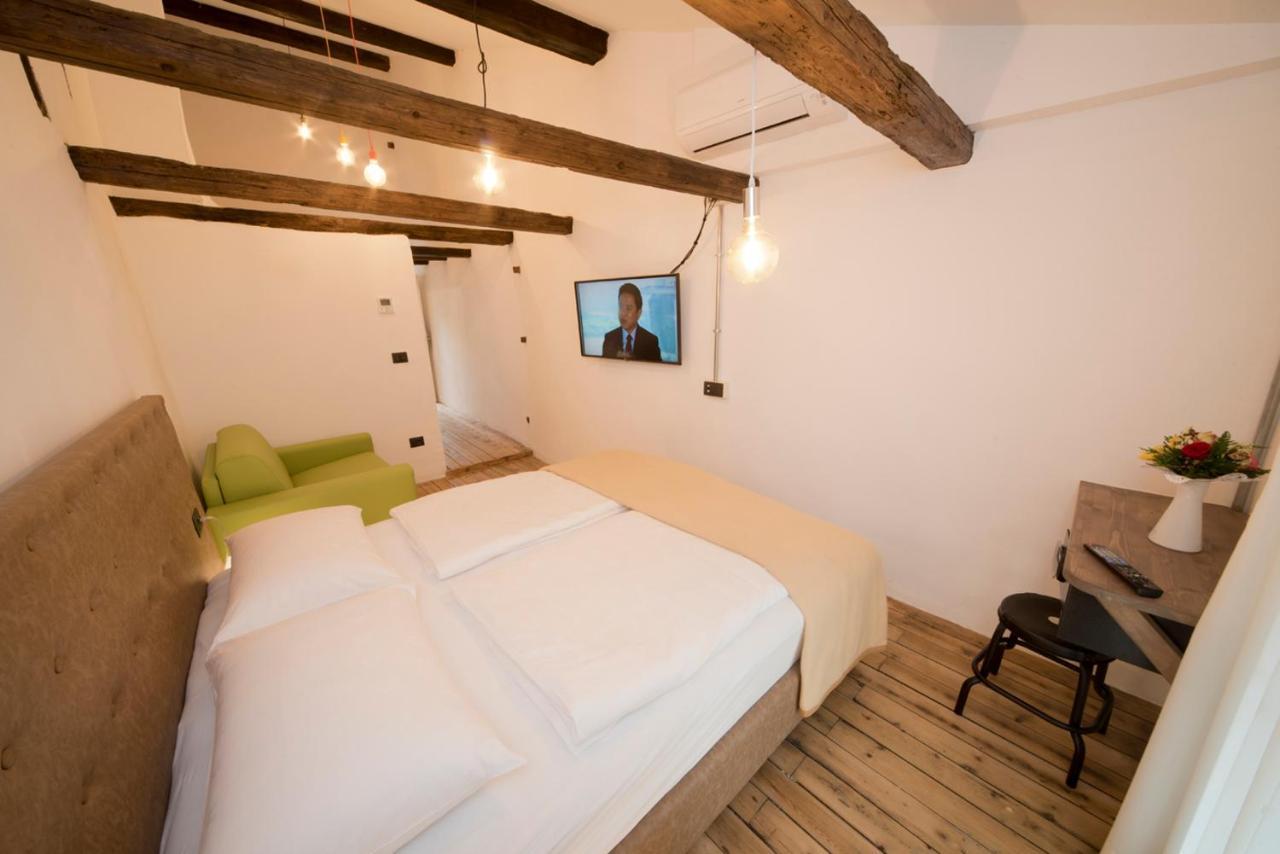 Sir Thomas Bed And More Bozen Exterior foto
